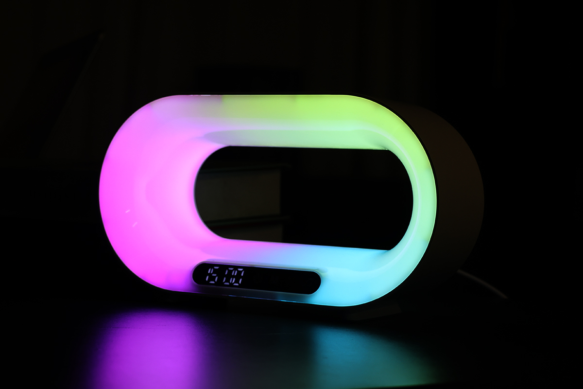 弘沃桌面氛围灯帮你打造梦幻空间！